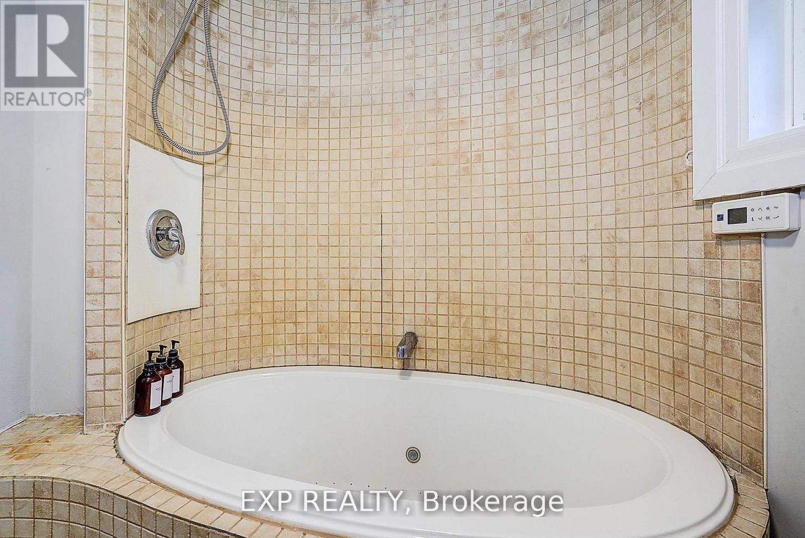 12 Vincent Street, Newmarket, Ontario  L3Y 4G2 - Photo 11 - N13003060