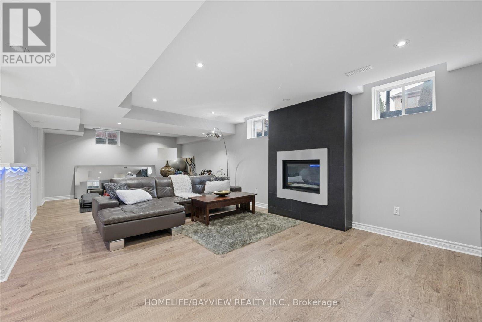 15 Maple Forest Drive, Vaughan, Ontario  L6A 0B7 - Photo 39 - N13003128