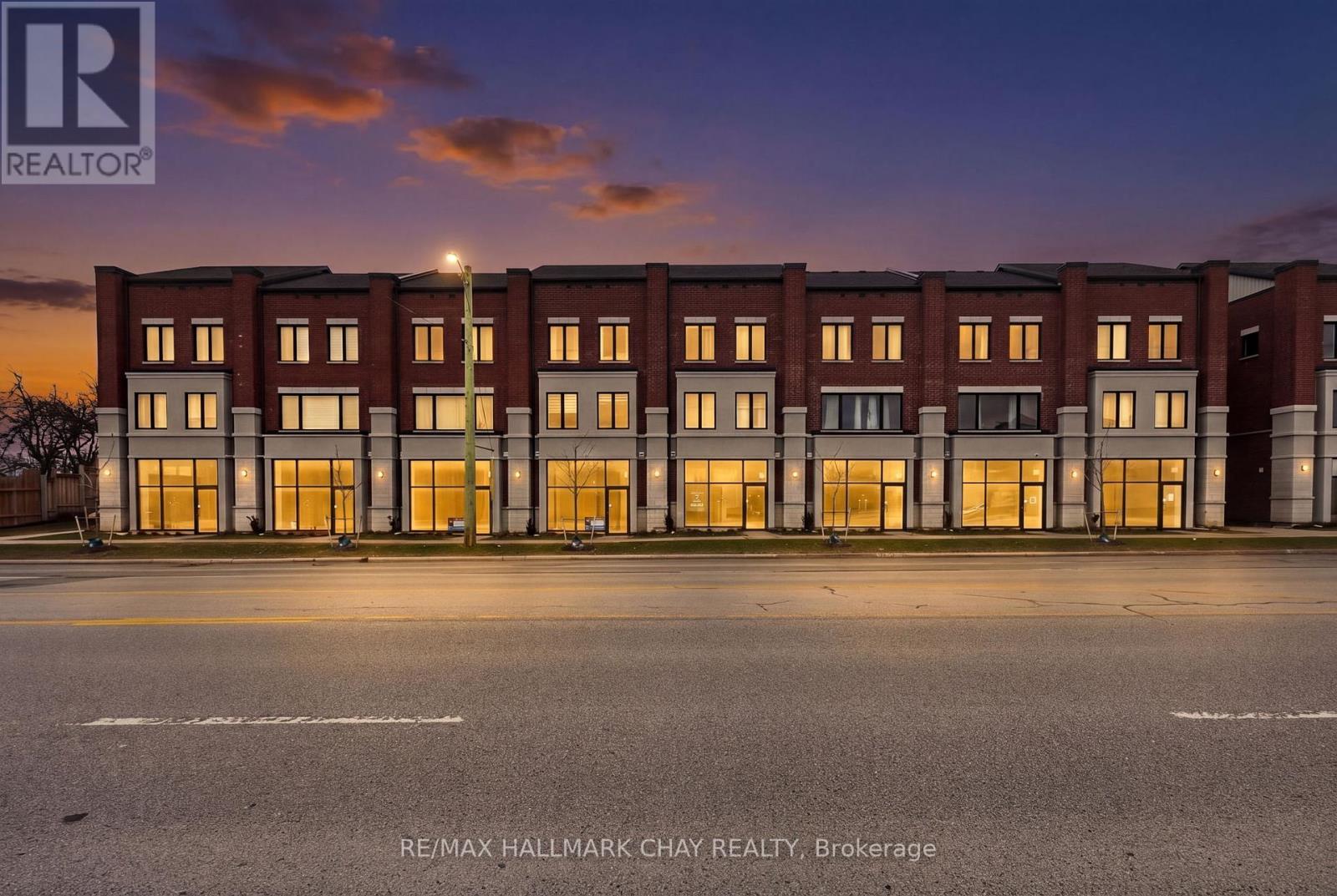 10 - 200 DISSETTE STREET, Bradford West Gwillimbury, Ontario