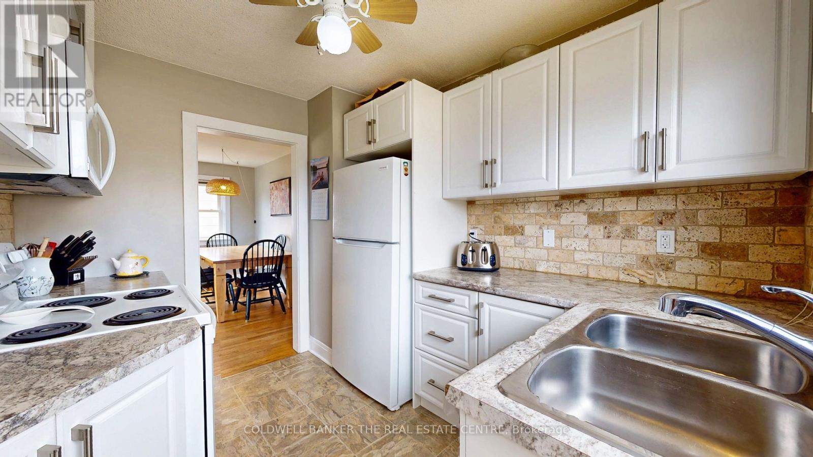 334 Linwood Avenue, Orillia, Ontario  L3V 2X1 - Photo 10 - S13003090