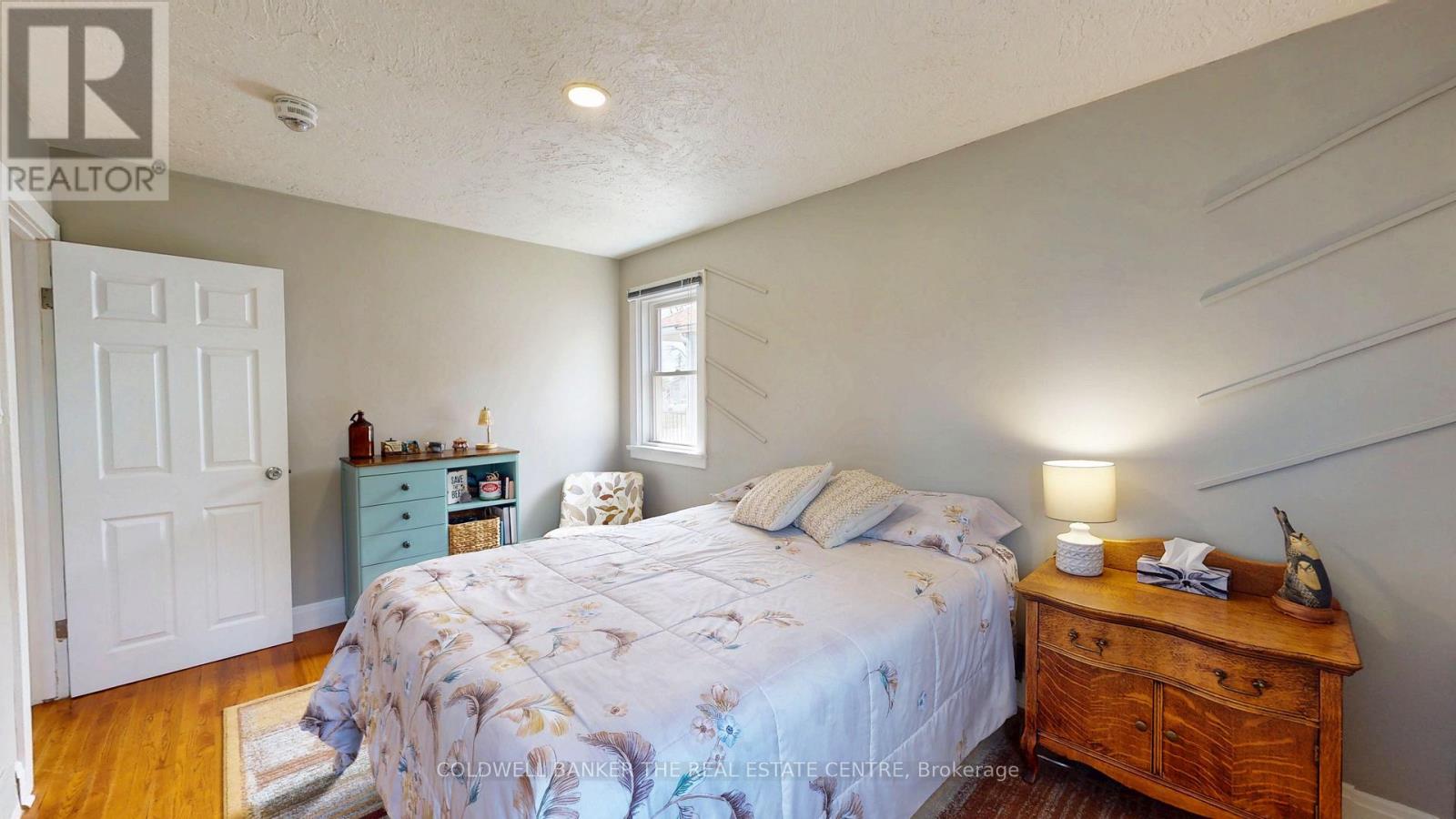 334 Linwood Avenue, Orillia, Ontario  L3V 2X1 - Photo 12 - S13003090