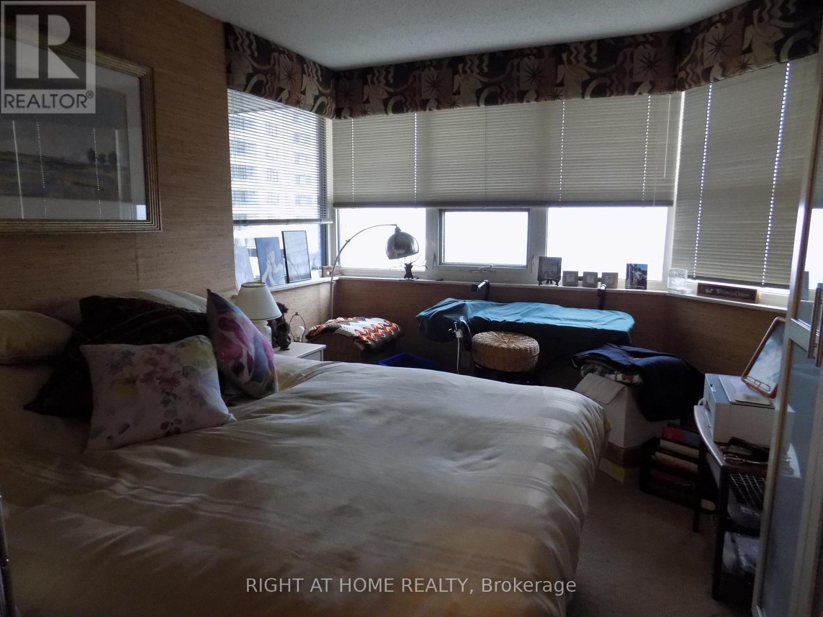 1904 - 1510 Riverside Drive, Ottawa, Ontario  K1G 4X5 - Photo 18 - X13002376