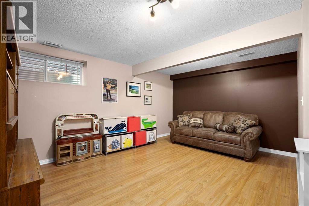 73 Sunset Heights, Cochrane, Alberta  T4C 0C7 - Photo 25 - A2284779