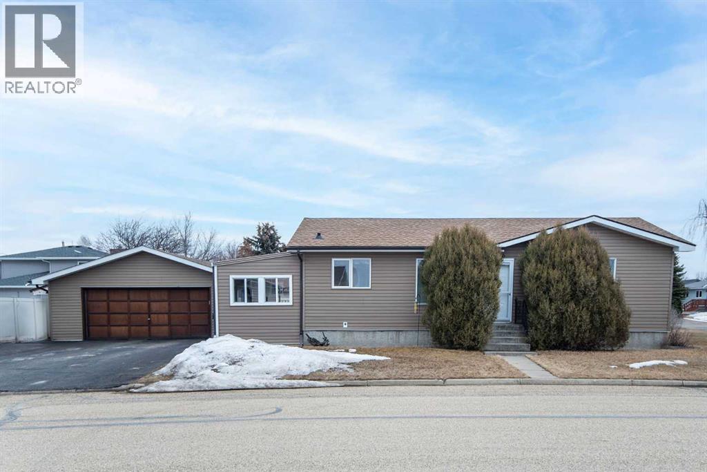 5236 55 Avenue, Eckville, Alberta  T0M 0X0 - Photo 1 - A2299901