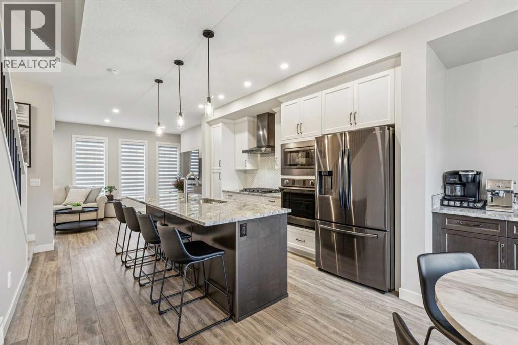 210, 81 Greenbriar Place NW, Calgary, Alberta  T3B 6J1 - Photo 5 - A2299988