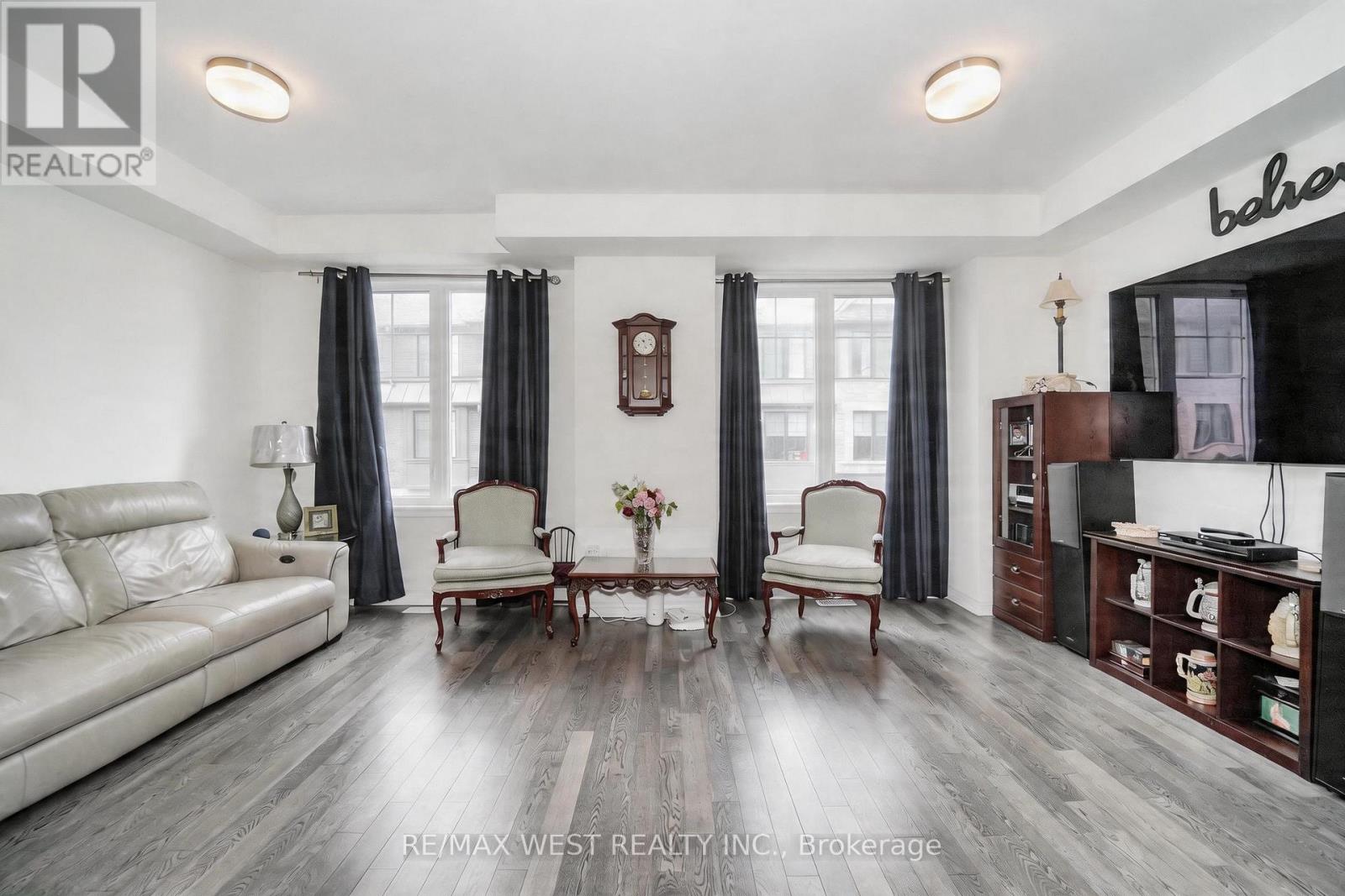 7 Folcroft Street W, Brampton, Ontario  L6Y 0B6 - Photo 2 - W13002984