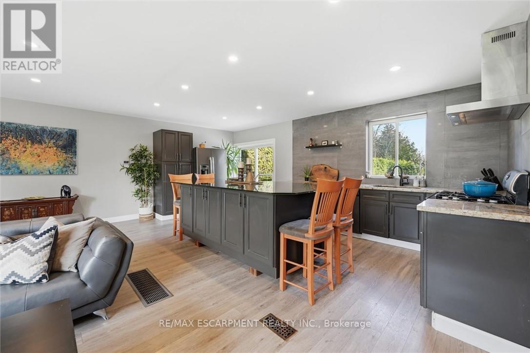 2330 Alma Dale Avenue, Burlington, Ontario  L7P 1S3 - Photo 9 - W13003056