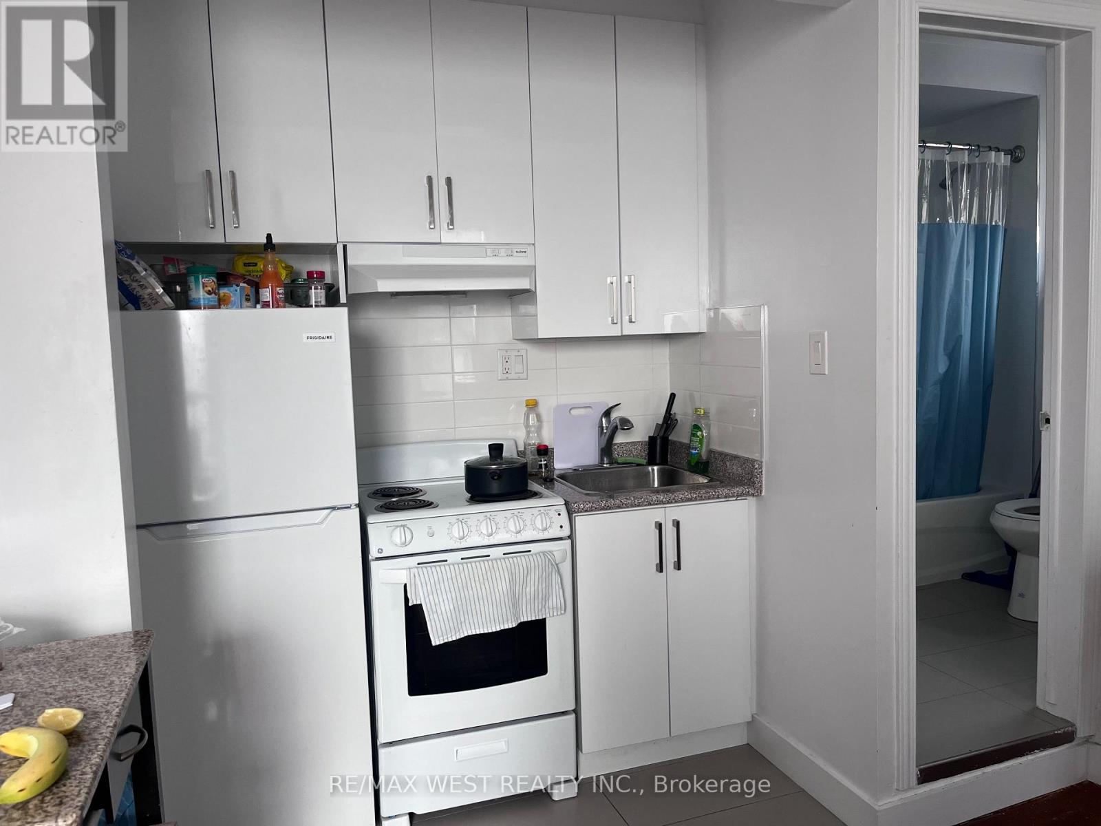 3 - 96 Springhurst Avenue, Toronto, Ontario  M6K 1C1 - Photo 6 - W13003214