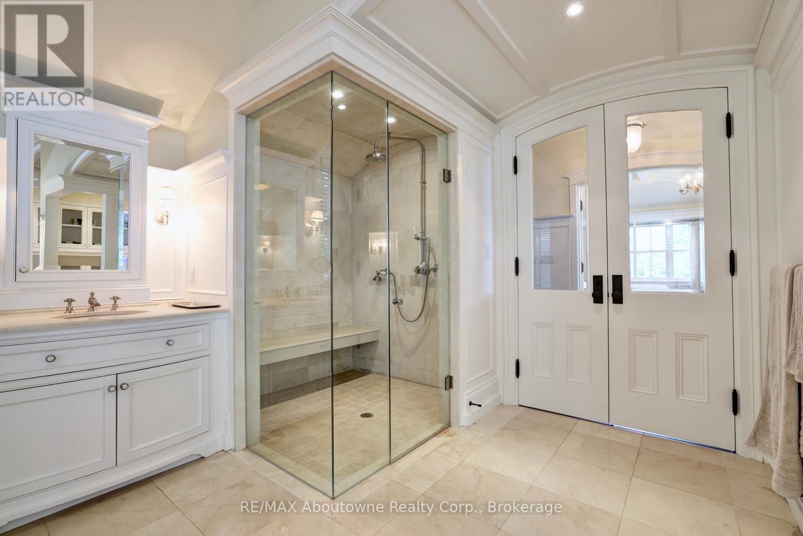 350 King Street, Oakville, Ontario  L6J 1C2 - Photo 26 - W12698652