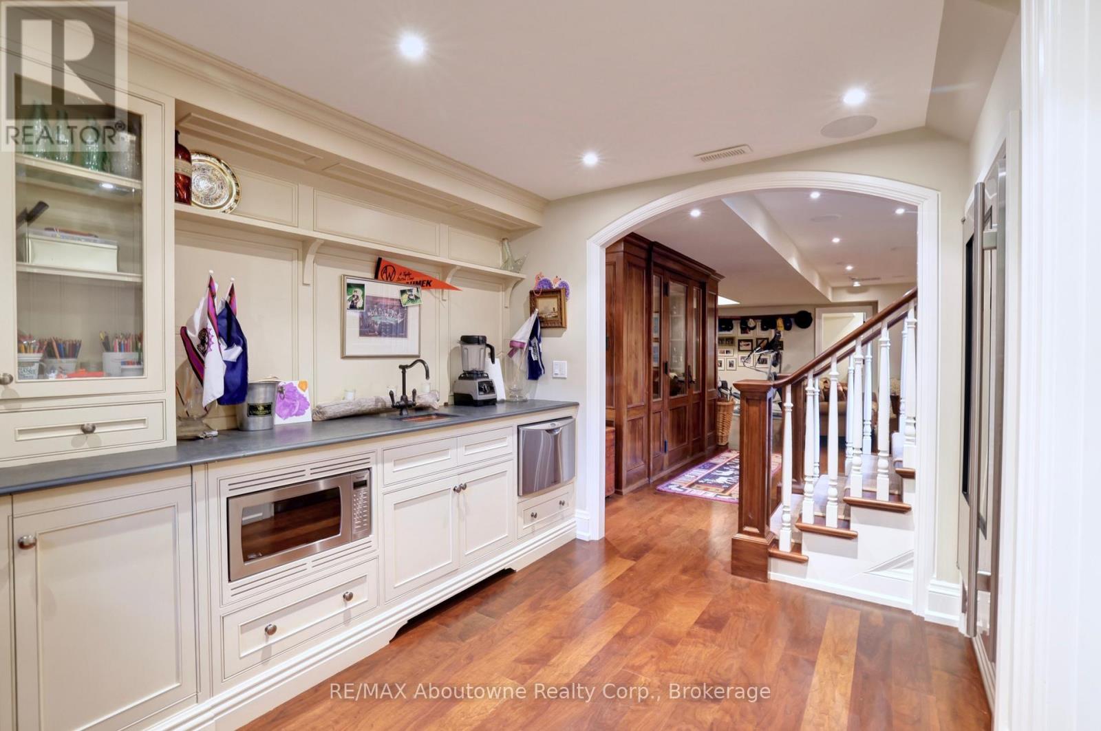 350 King Street, Oakville, Ontario  L6J 1C2 - Photo 37 - W12698652