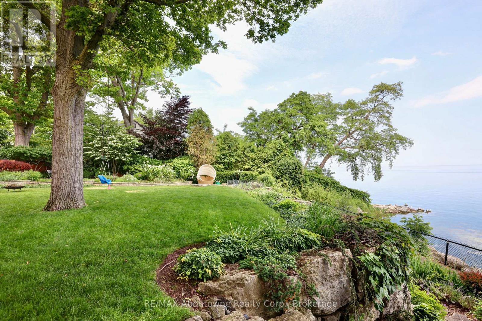 350 King Street, Oakville, Ontario  L6J 1C2 - Photo 45 - W12698652