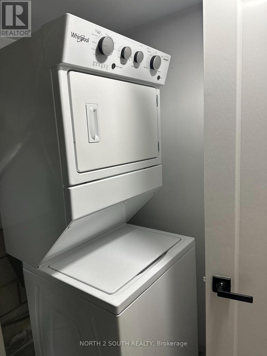 Bsmt - 105 Lilacside Drive, Hamilton, Ontario L8V 2L8 - Photo 8 - X13003064