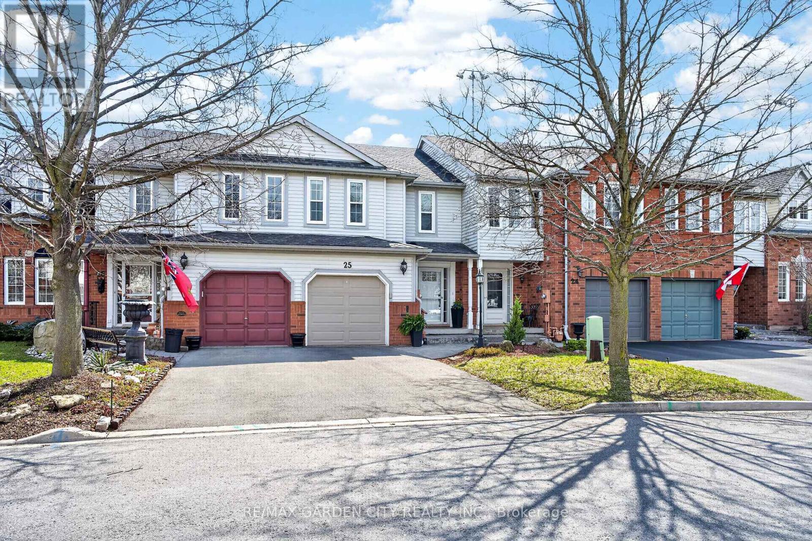 25 Walker Court, Grimsby, Ontario  L3M 5J5 - Photo 3 - X13003088