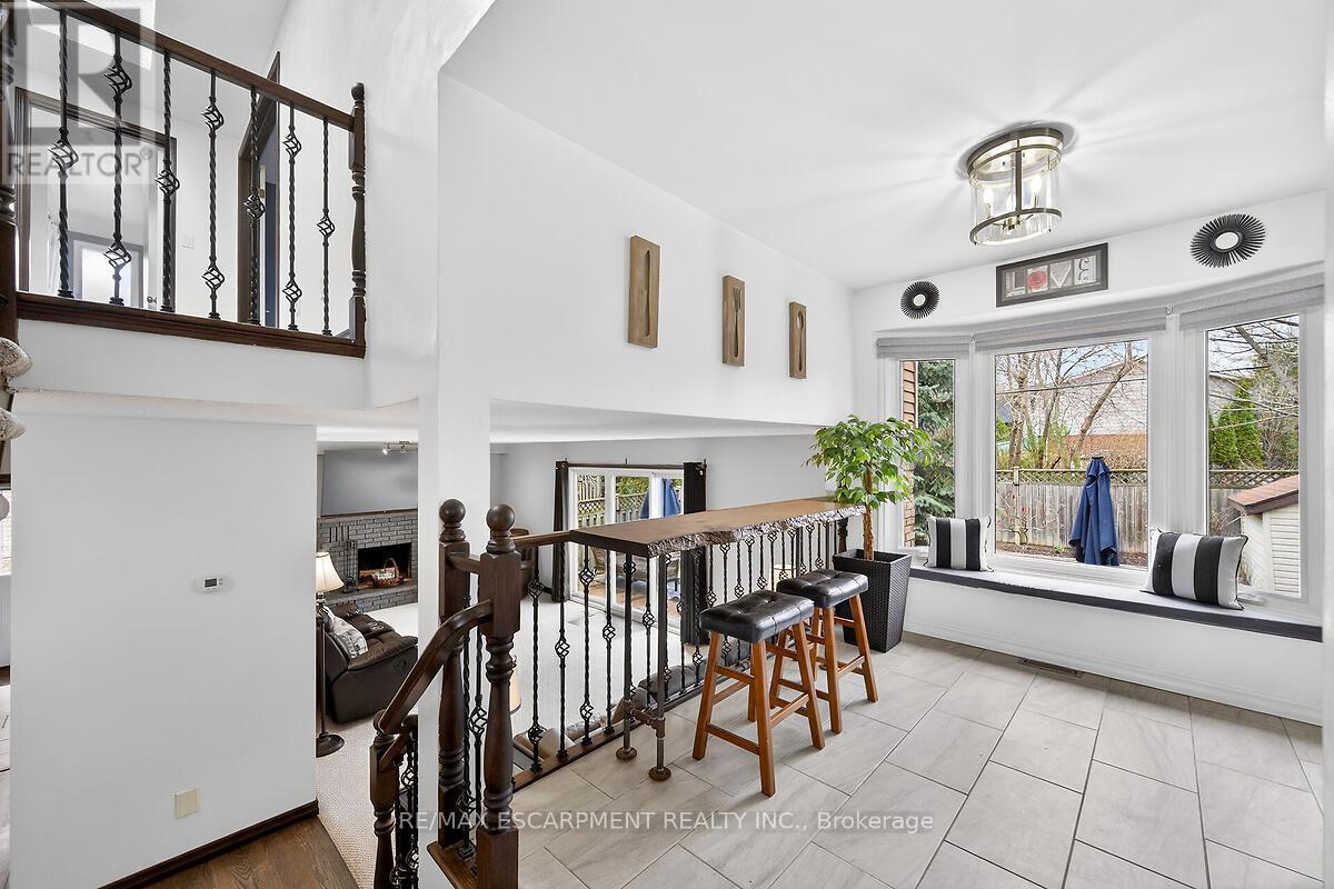 56 Hummingbird Lane, Hamilton, Ontario  L9A 4A9 - Photo 12 - X13003102