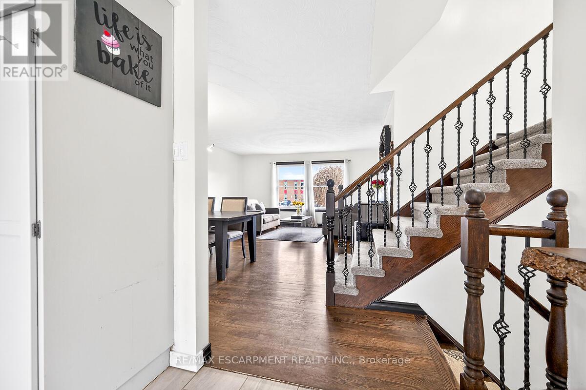 56 Hummingbird Lane, Hamilton, Ontario  L9A 4A9 - Photo 13 - X13003102