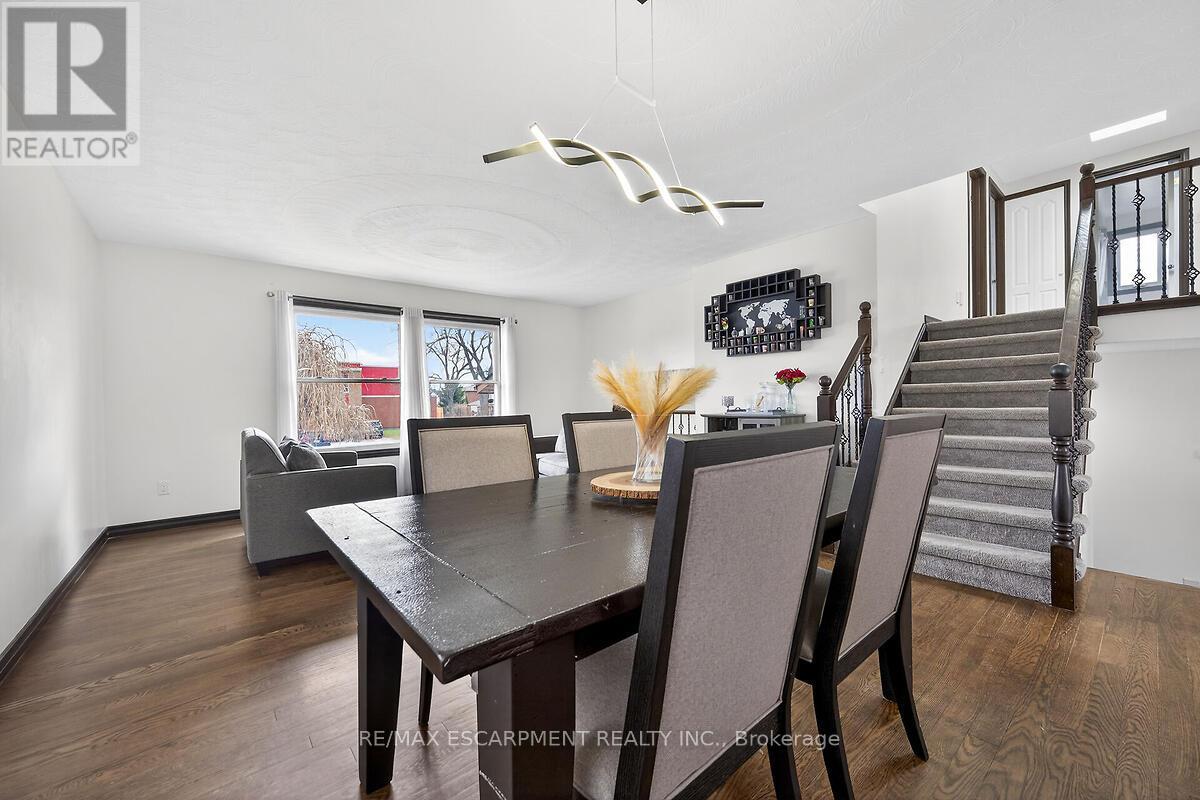 56 Hummingbird Lane, Hamilton, Ontario  L9A 4A9 - Photo 14 - X13003102