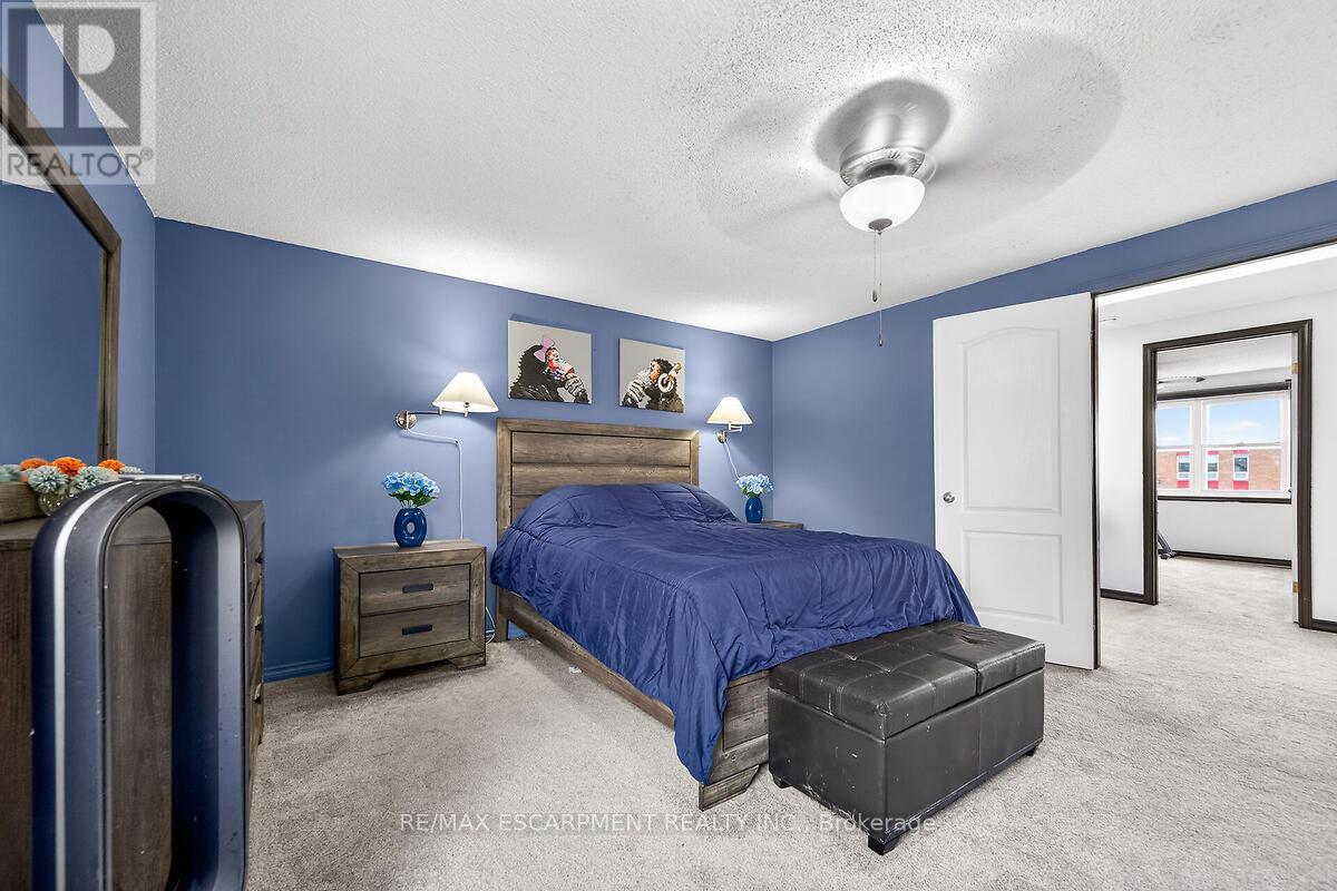 56 Hummingbird Lane, Hamilton, Ontario  L9A 4A9 - Photo 23 - X13003102