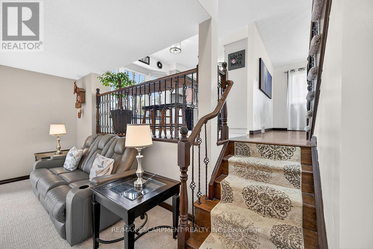 56 Hummingbird Lane, Hamilton, Ontario  L9A 4A9 - Photo 29 - X13003102