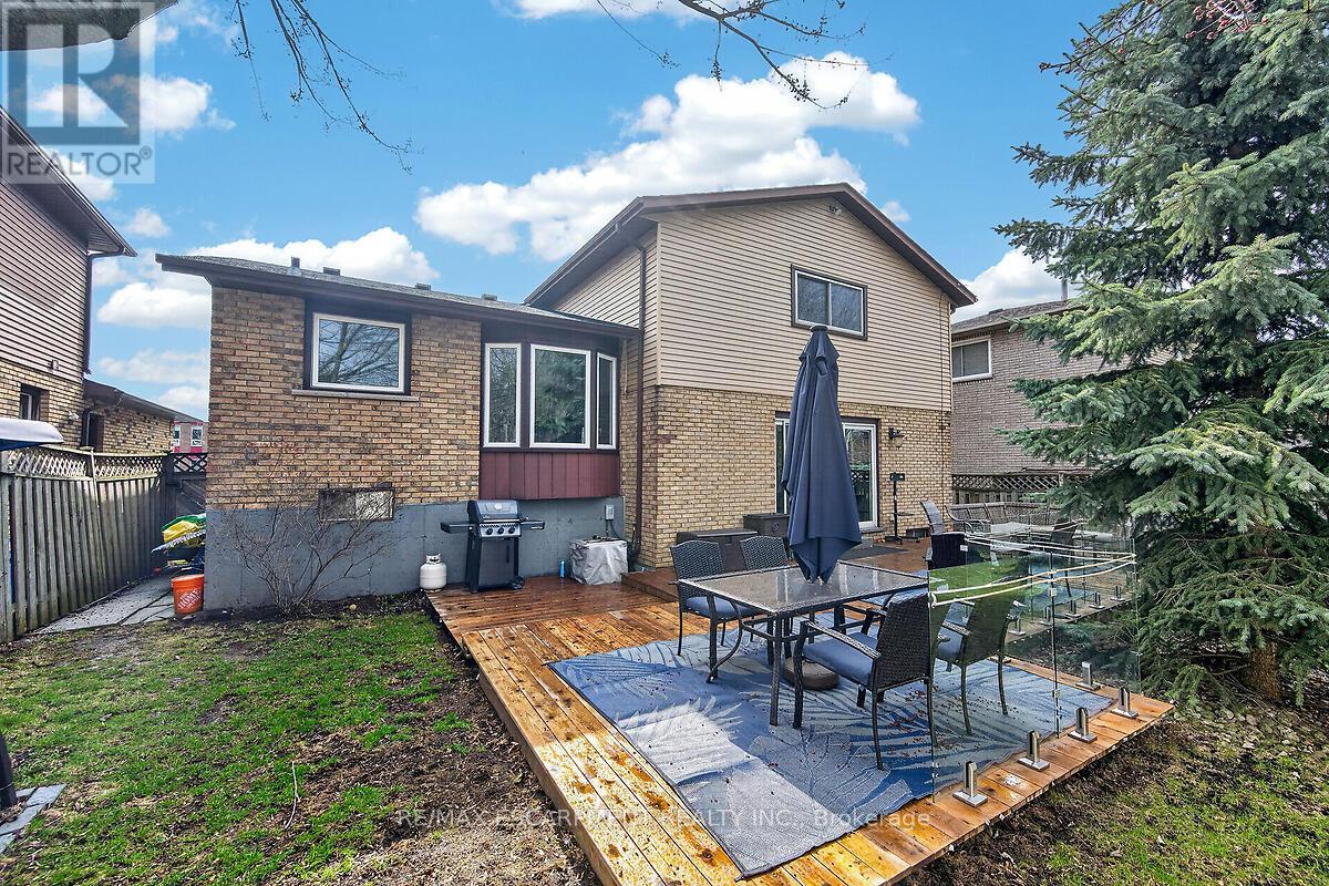 56 Hummingbird Lane, Hamilton, Ontario  L9A 4A9 - Photo 46 - X13003102