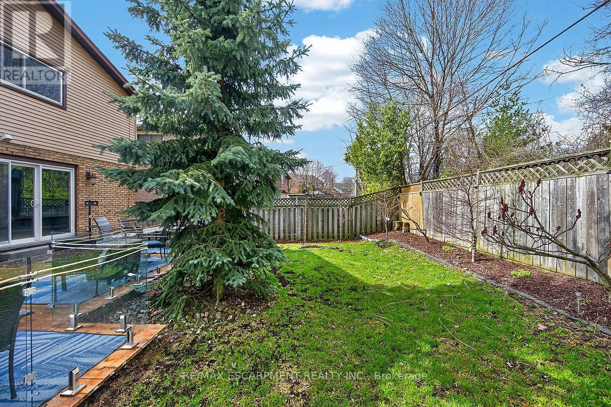 56 Hummingbird Lane, Hamilton, Ontario  L9A 4A9 - Photo 47 - X13003102