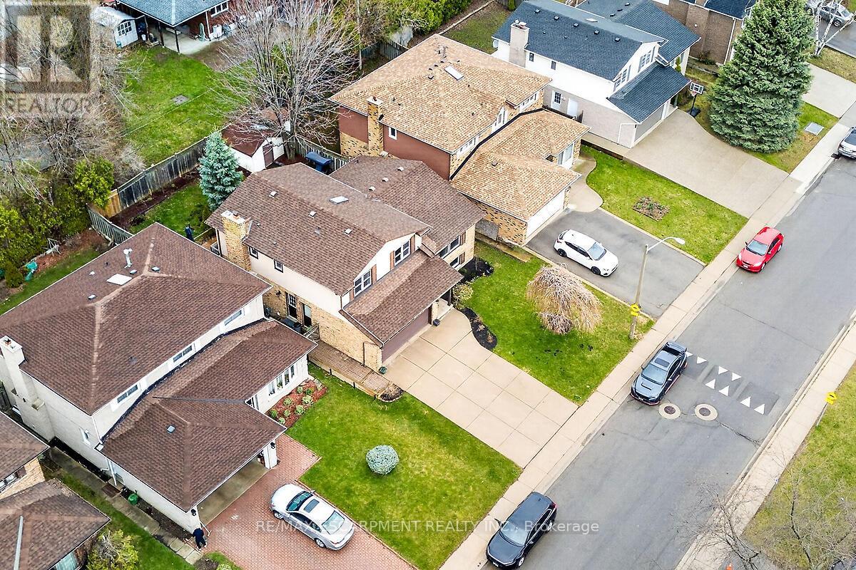 56 Hummingbird Lane, Hamilton, Ontario  L9A 4A9 - Photo 48 - X13003102