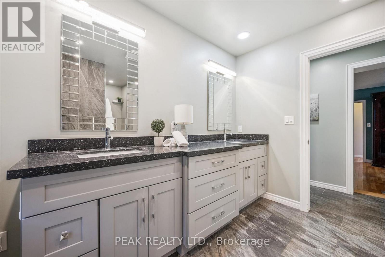 120 Lorraine Avenue, Waterloo, Ontario N2B 2N2 - Photo 20 - X13003178