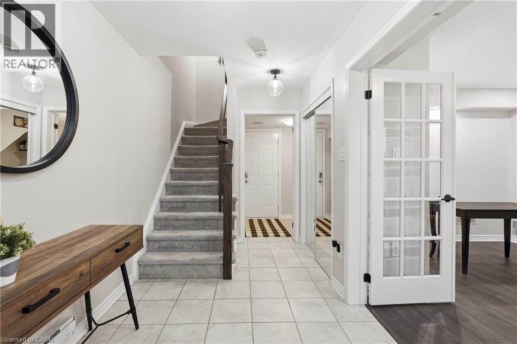 230 Avonsyde Boulevard Unit# 15, Waterdown, Ontario  L8B 1T9 - Photo 5 - 40821101