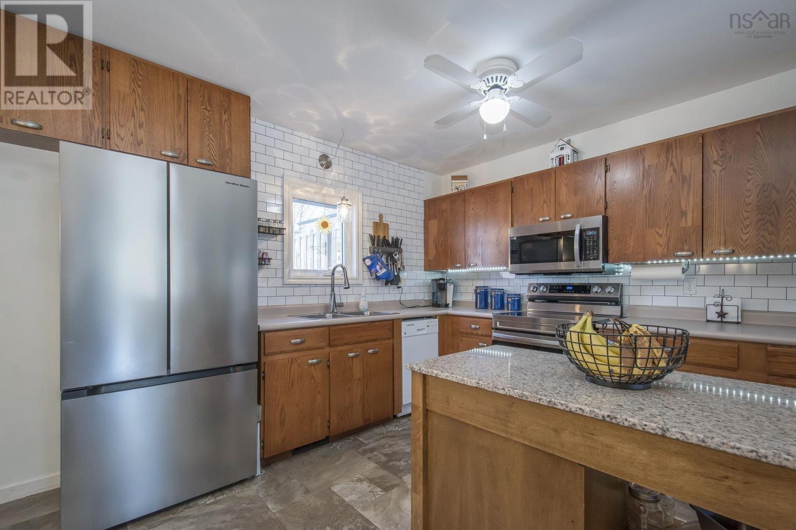 552 South Broadway Avenue, Cornwallis Park, Nova Scotia  B0S 1H0 - Photo 12 - 202606872