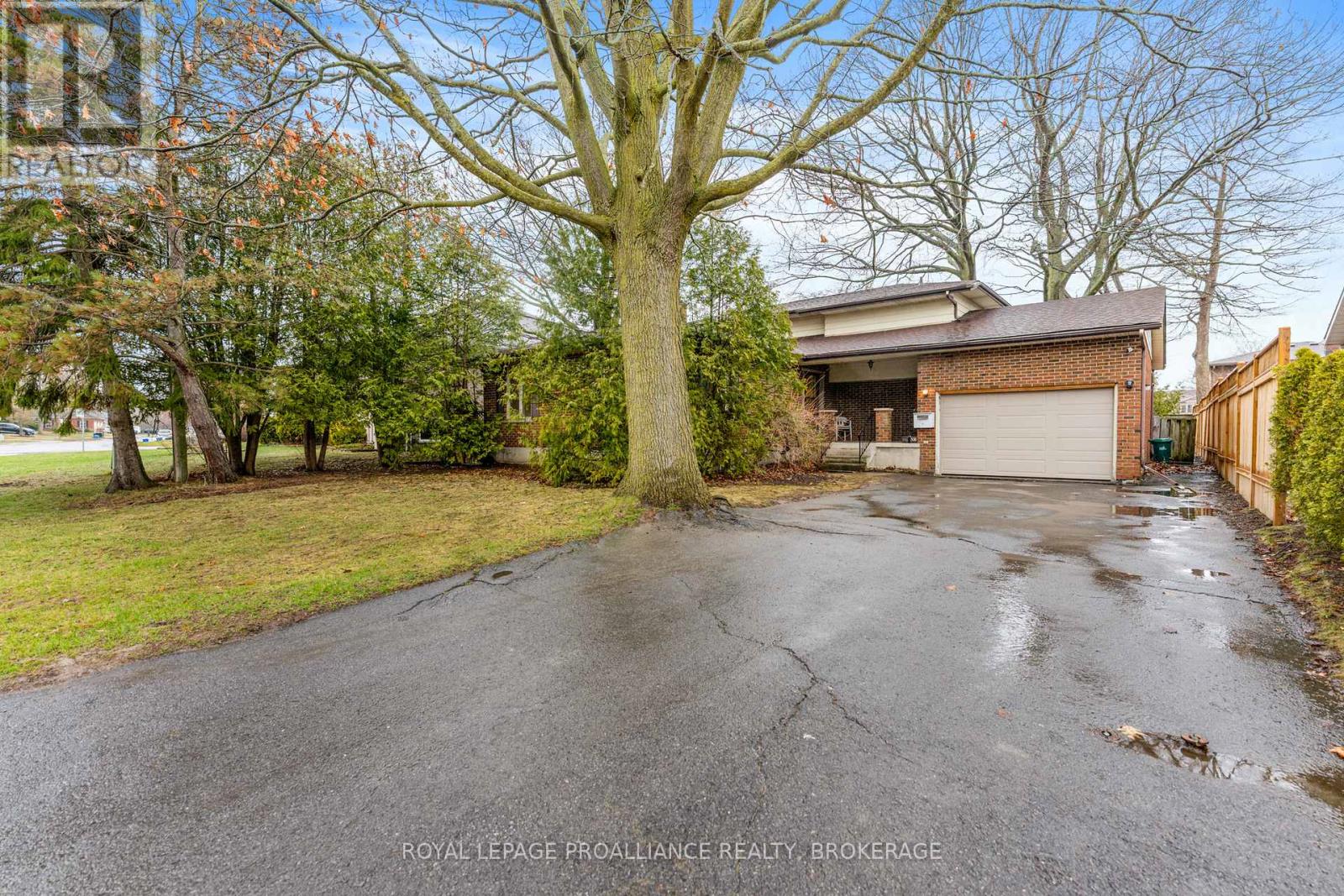 530 Roosevelt Drive, Kingston, Ontario  K7M 4B1 - Photo 2 - X13003336