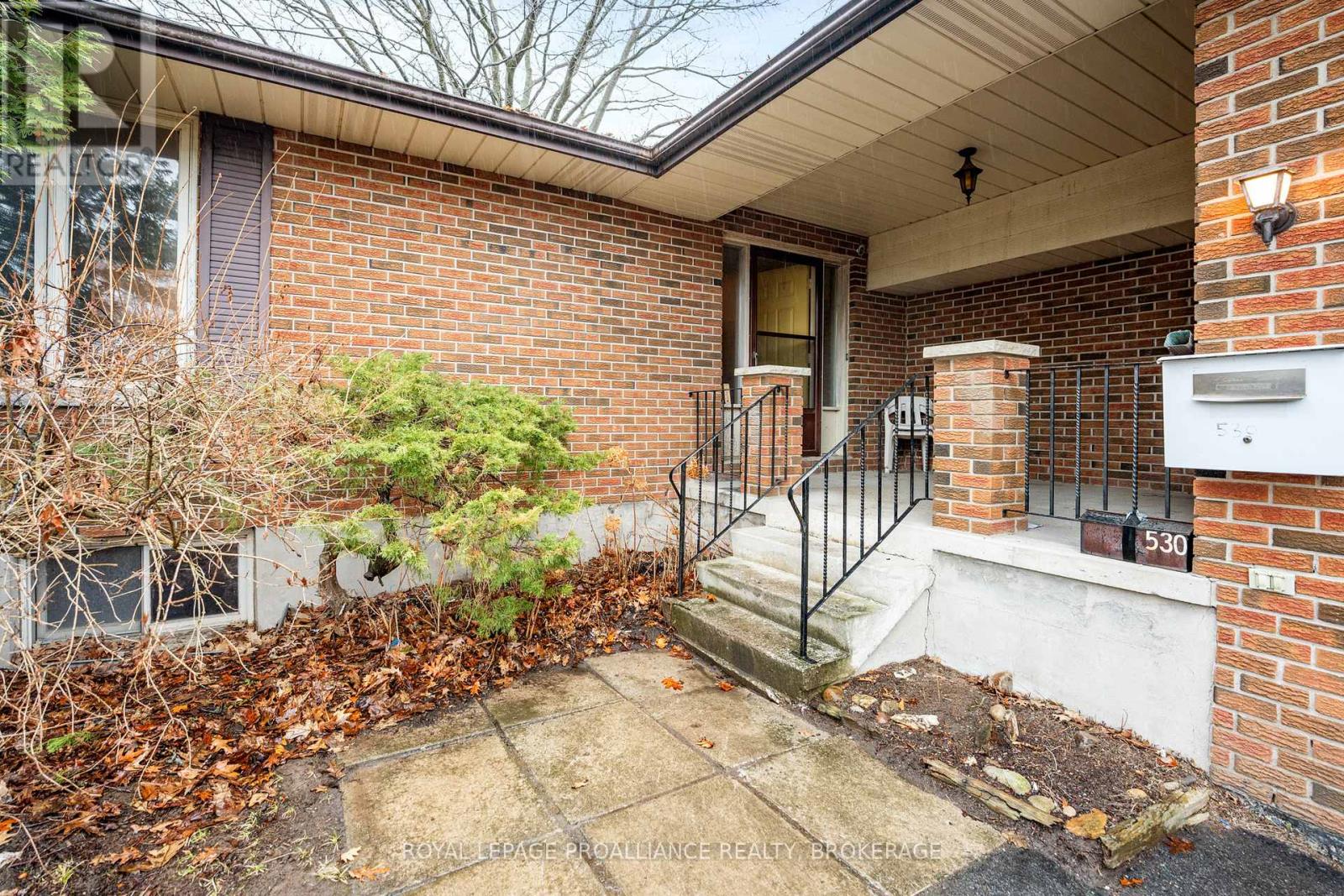 530 Roosevelt Drive, Kingston, Ontario  K7M 4B1 - Photo 5 - X13003336