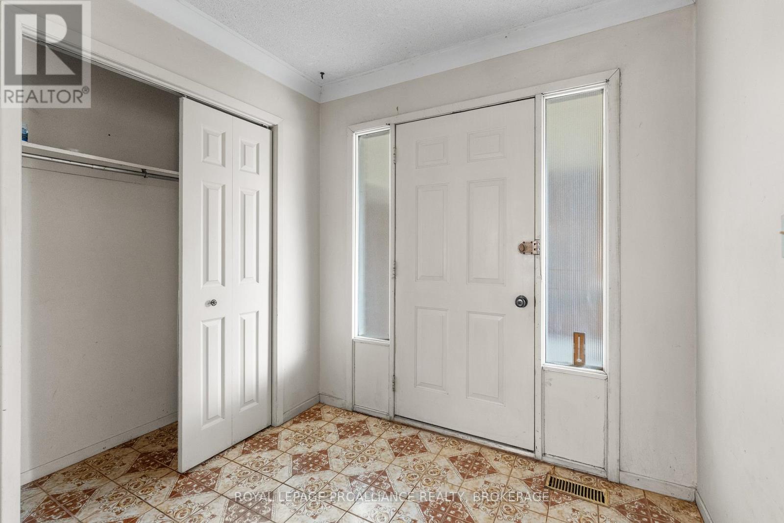 530 Roosevelt Drive, Kingston, Ontario  K7M 4B1 - Photo 6 - X13003336