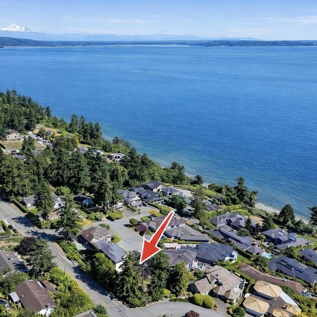 1339 132b Street, Surrey, British Columbia  V4A 4C2 - Photo 2 - R3110251