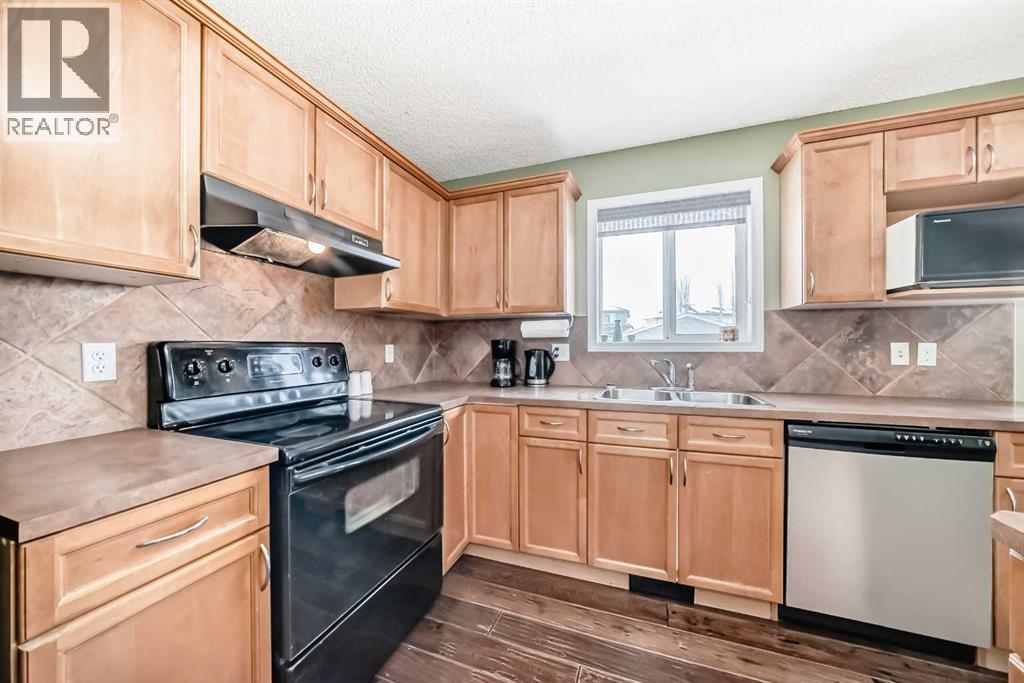 71 Covepark Rise Ne, Calgary, Alberta  T3K 0A5 - Photo 8 - A2299643