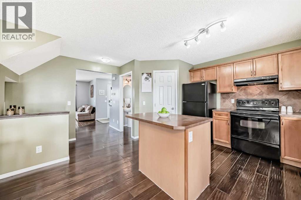 71 Covepark Rise Ne, Calgary, Alberta  T3K 0A5 - Photo 11 - A2299643