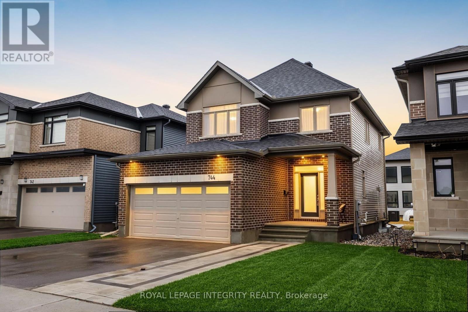 744 Cope Drive, Ottawa, Ontario  K2S 2P8 - Photo 2 - X13003294