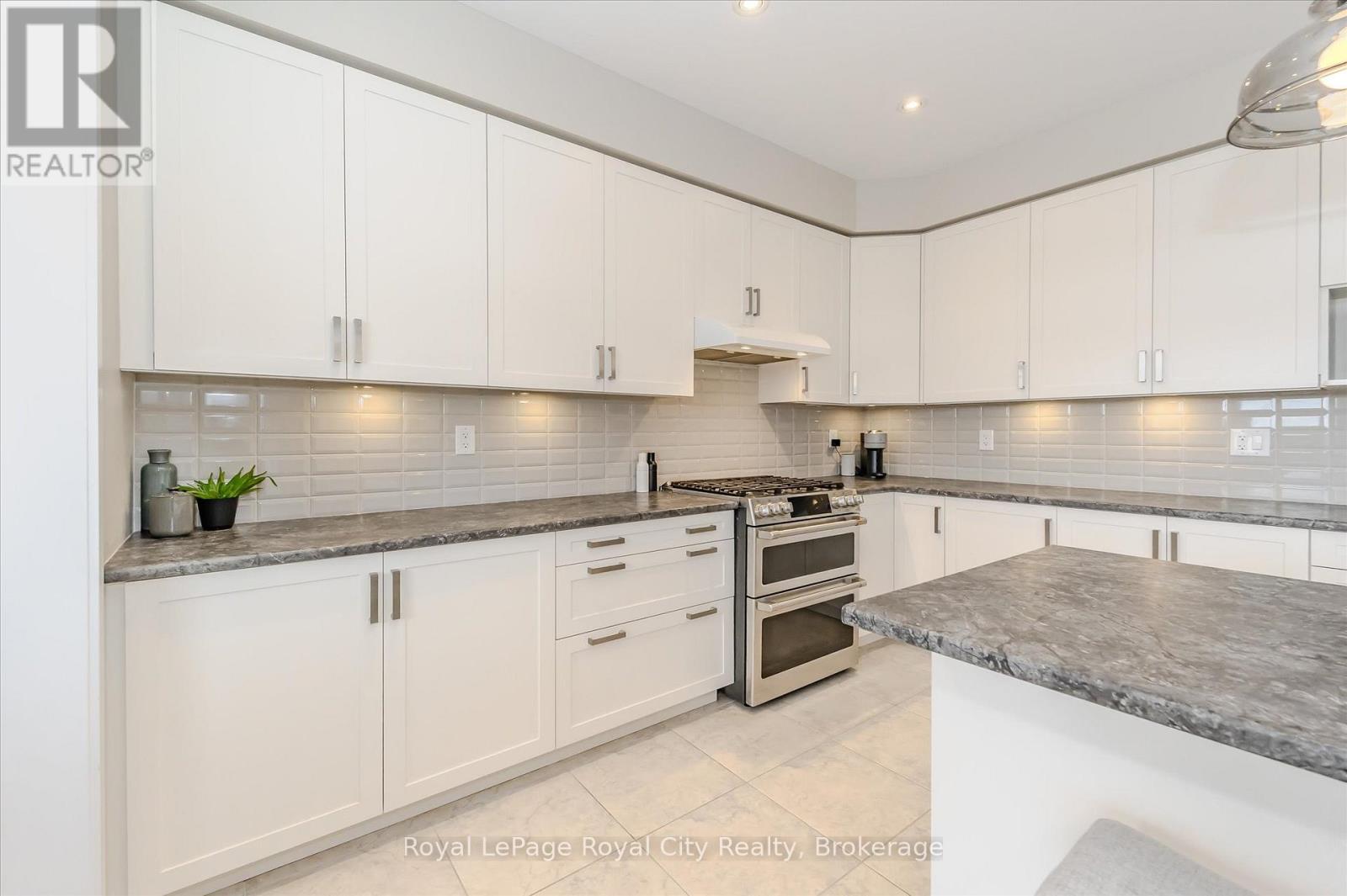 262 Dolman Street, Woolwich, Ontario  N0B 1M0 - Photo 9 - X12814920