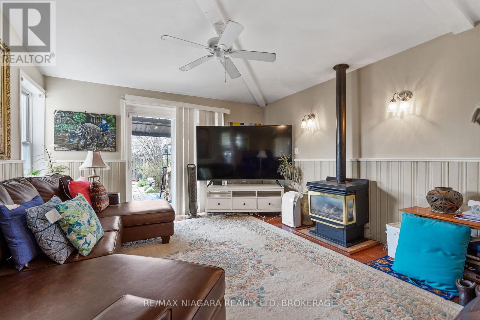 125 Windward Street, St. Catharines, Ontario  L2M 4C7 - Photo 2 - X13003284