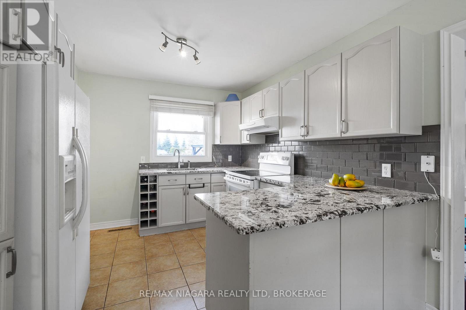 125 Windward Street, St. Catharines, Ontario  L2M 4C7 - Photo 7 - X13003284