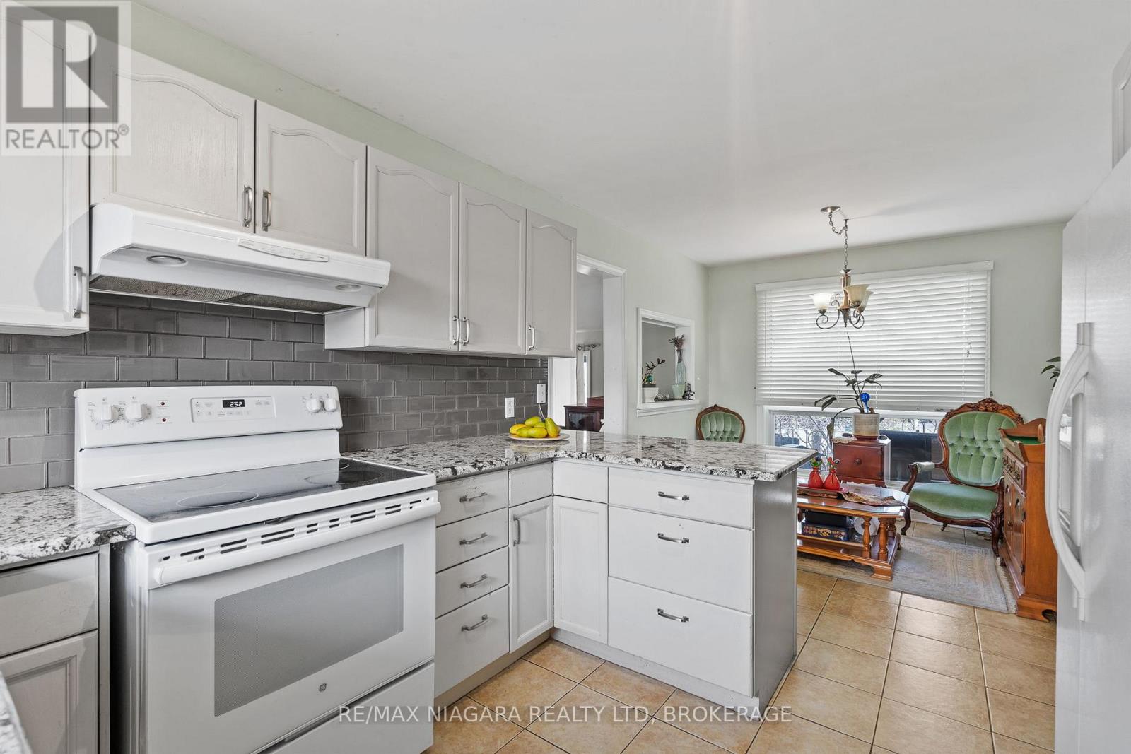 125 Windward Street, St. Catharines, Ontario  L2M 4C7 - Photo 8 - X13003284