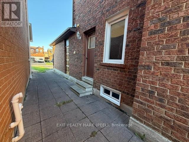 47 Stillwater Crescent, Brampton, Ontario  L6X 3L2 - Photo 37 - W13003184