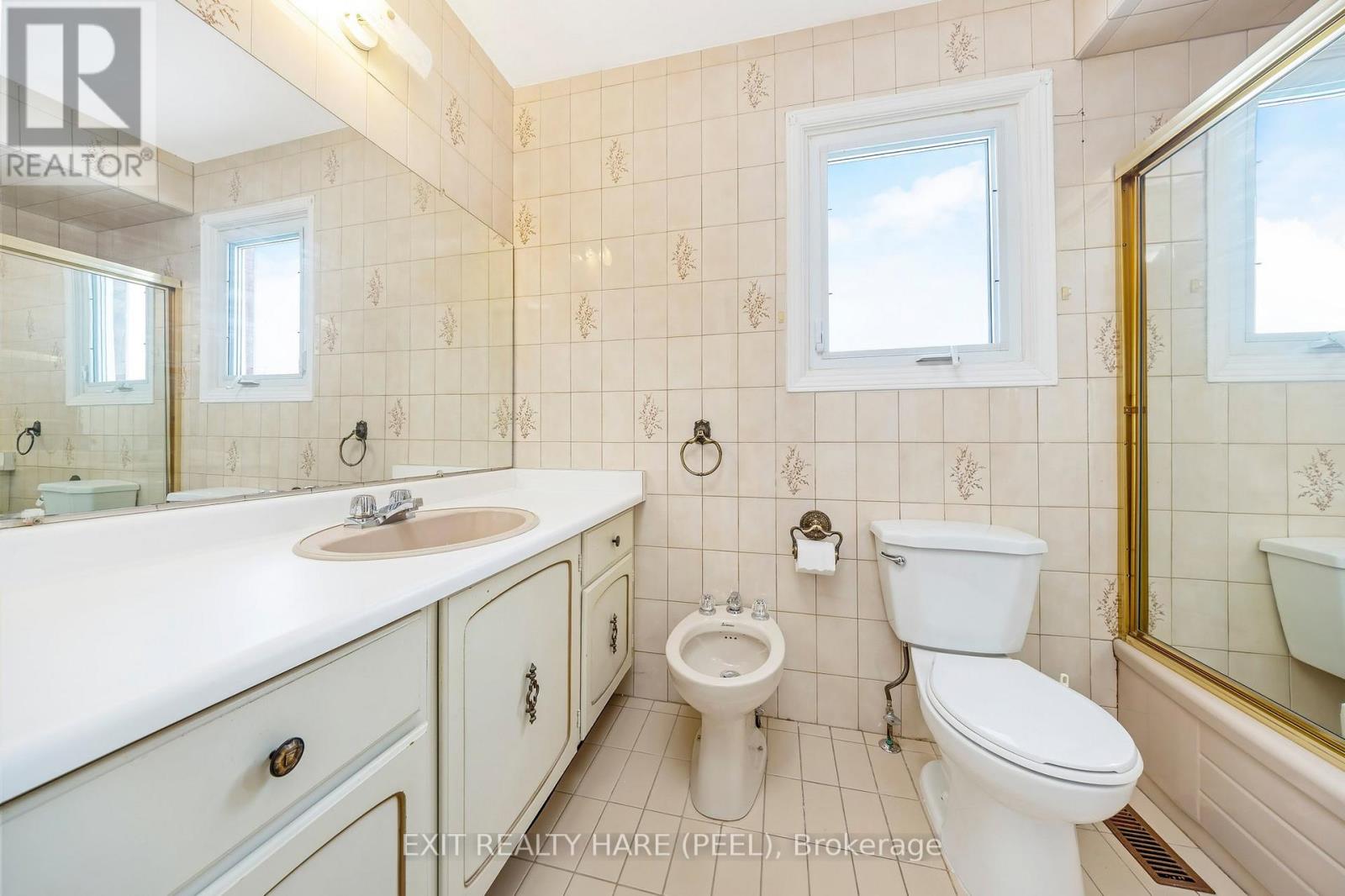 47 Stillwater Crescent, Brampton, Ontario  L6X 3L2 - Photo 35 - W13003184