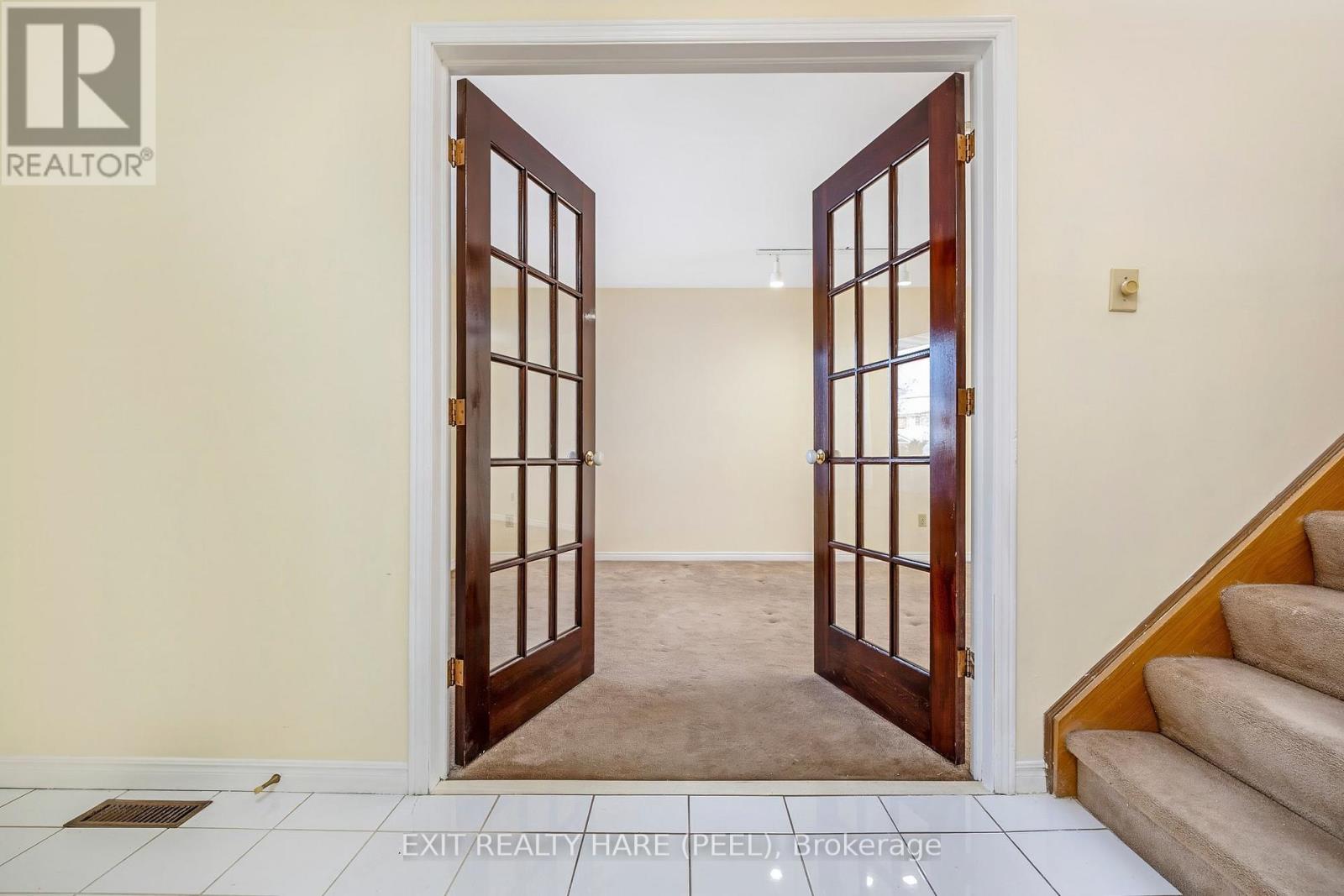 47 Stillwater Crescent, Brampton, Ontario  L6X 3L2 - Photo 17 - W13003184