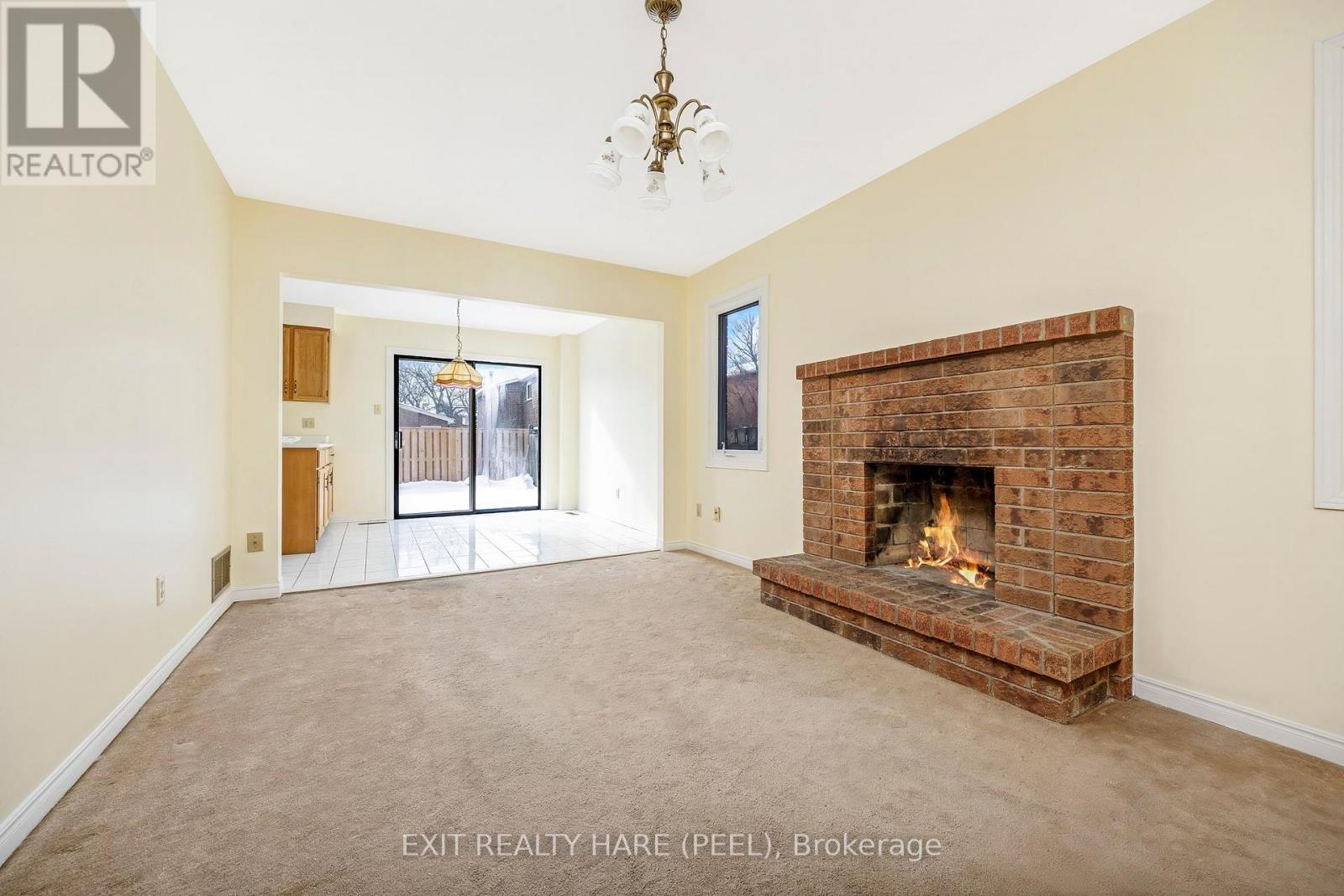 47 Stillwater Crescent, Brampton, Ontario  L6X 3L2 - Photo 7 - W13003184