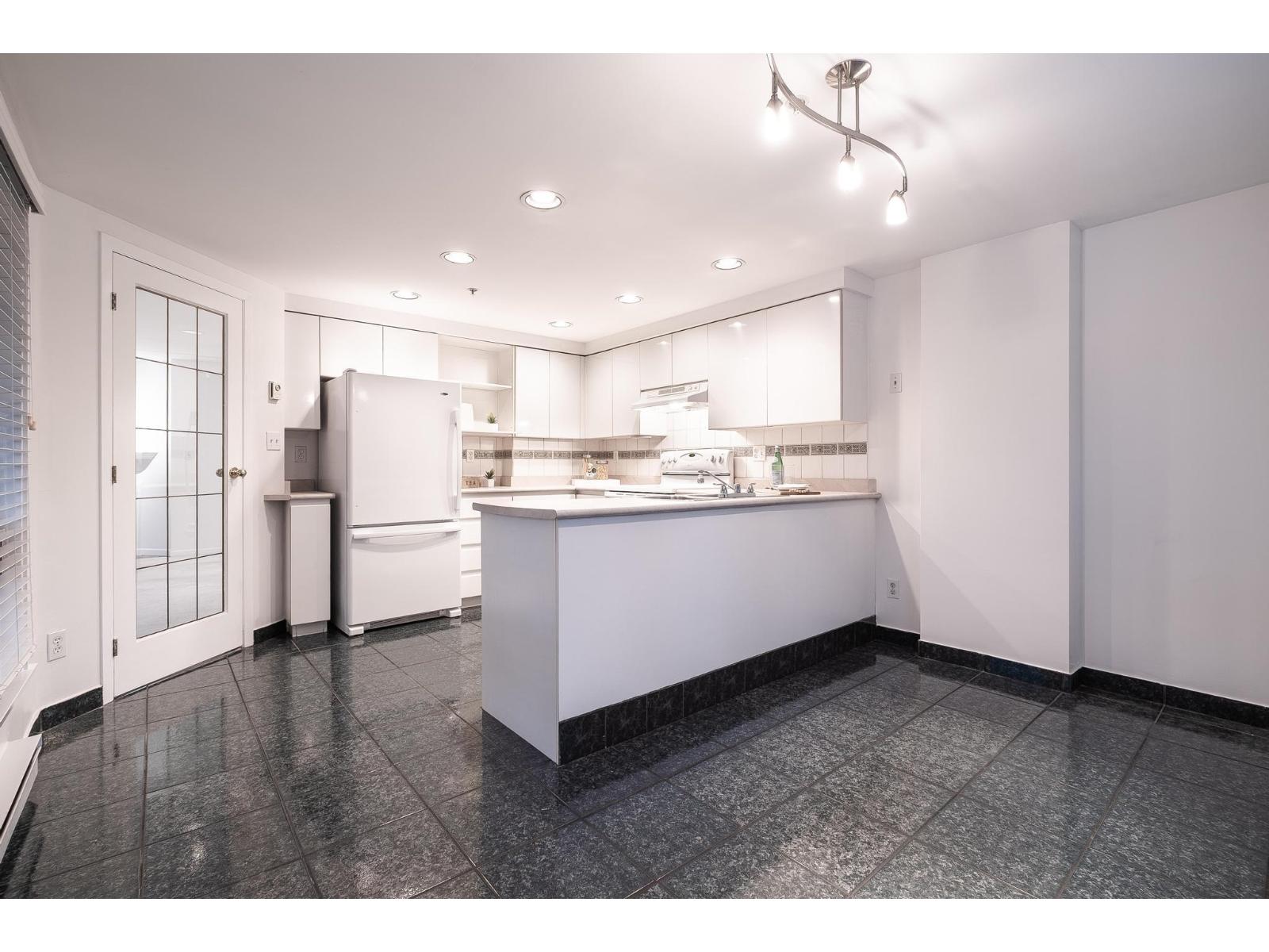 106 9962 148 Street, Surrey, British Columbia  V3R 0P9 - Photo 10 - R3102471