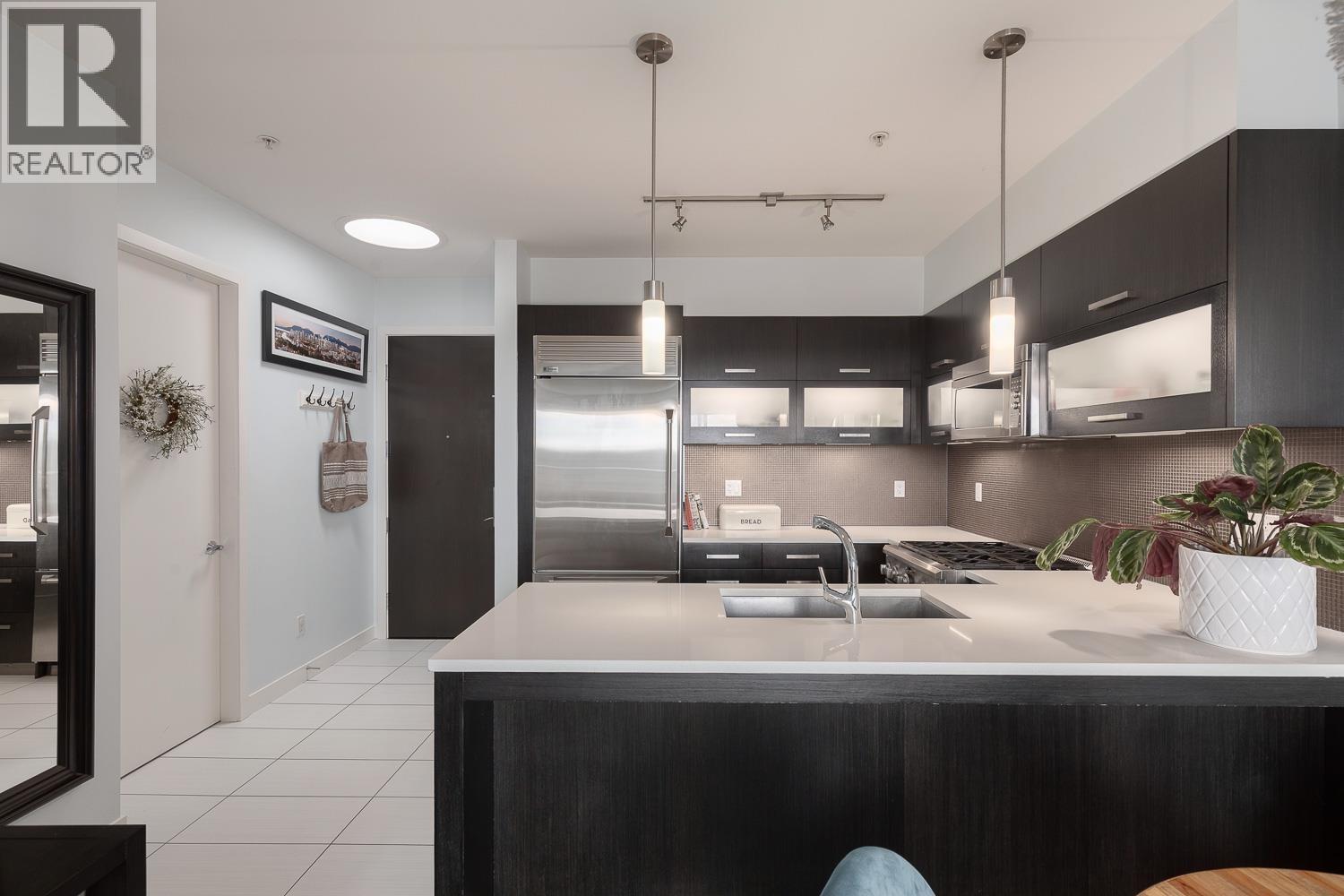 520 3333 Main Street, Vancouver, British Columbia  V5V 3M8 - Photo 3 - R3111844