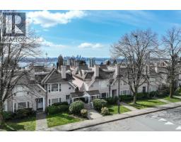 104 225 E 6TH STREET, North Vancouver, British Columbia