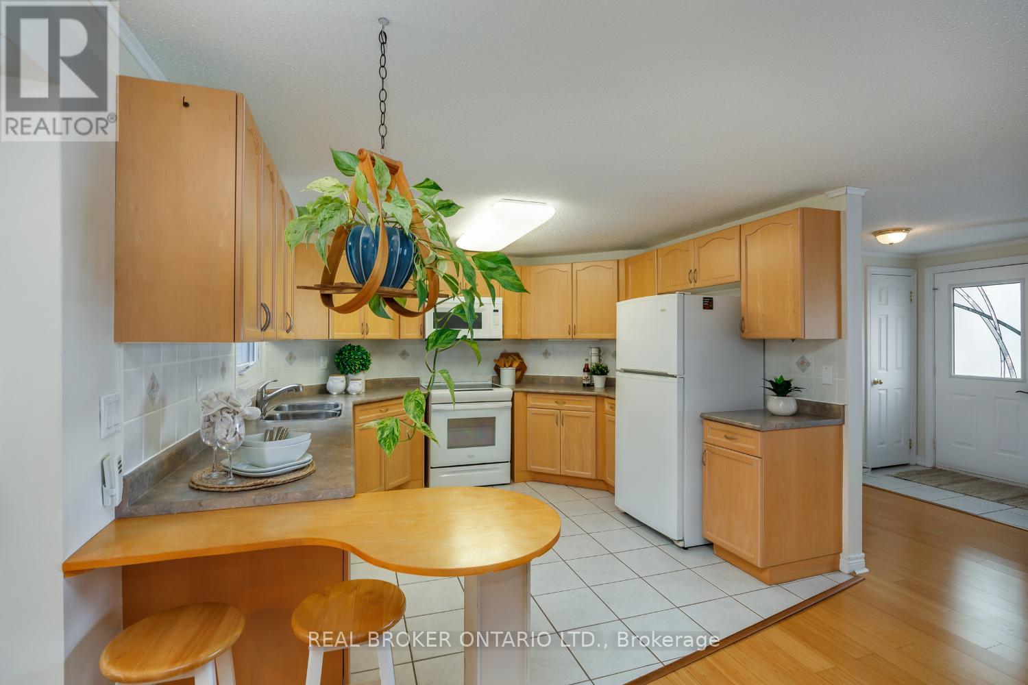 90 The Cove Road, Clarington, Ontario  L1B 1B5 - Photo 15 - E13003268