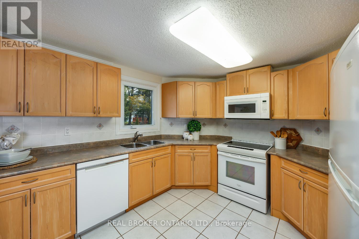 90 The Cove Road, Clarington, Ontario  L1B 1B5 - Photo 17 - E13003268