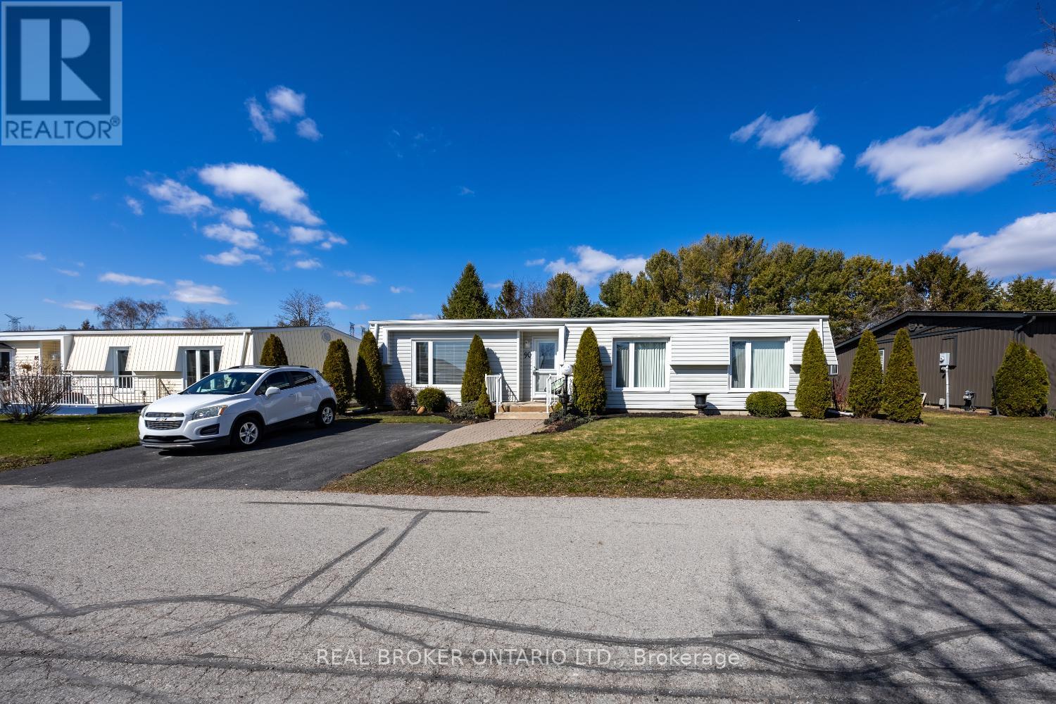 90 The Cove Road, Clarington, Ontario  L1B 1B5 - Photo 2 - E13003268