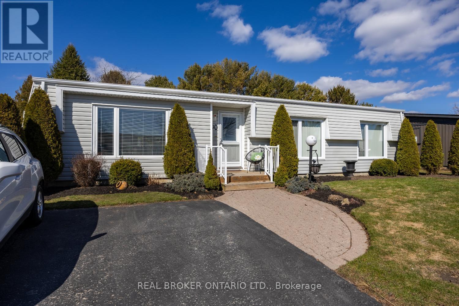 90 The Cove Road, Clarington, Ontario  L1B 1B5 - Photo 3 - E13003268
